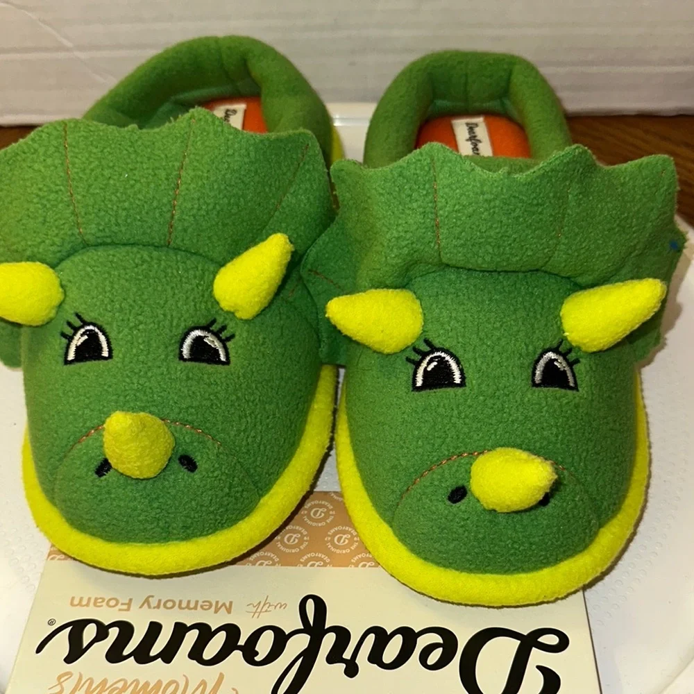 🆕Dearfoams Dinosa Slippers